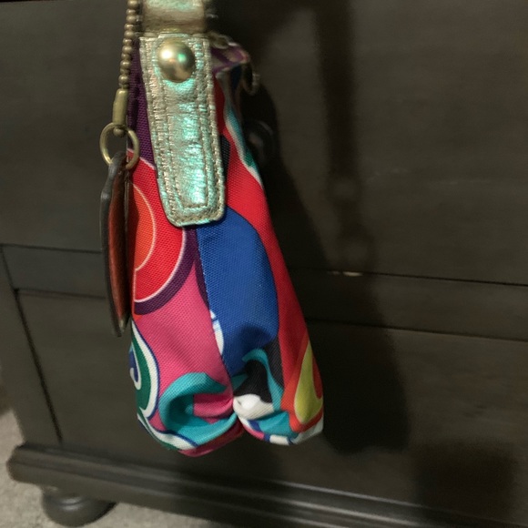 Authentic Coach multi color shoulder bag - Picture 2 of 7